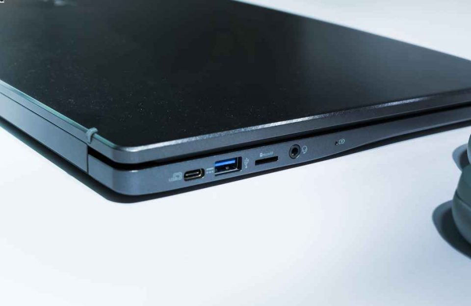 Les connectivités physiques sur Acer Chromebook 317